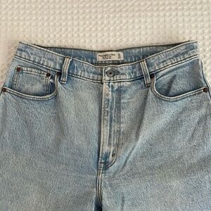 Abercrombie 90s straight ultra high rise jeans in light wash